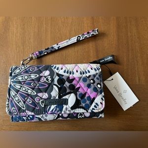Vera Bradley RFID Smartphone Wristlet in the pattern Mimosa Medallion NWT